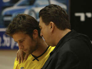 מיקי דורסמן וניב ברקוביץ' בשיחה צפופה, הערב. מיקי דורסמן וניב ברקוביץ' בשיחה צפופה, הערב.