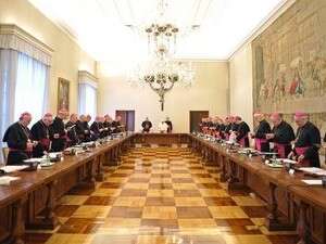 האפיפיור עם הבישופים האירים. האפיפיור עם הבישופים האירים.