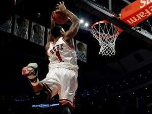 דריק רוז מתעופף לסל דריק רוז מתעופף לסל