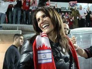 יש סיבות לחייך? אלונה ברקת, הערב בבלומפילד יש סיבות לחייך? אלונה ברקת, הערב בבלומפילד