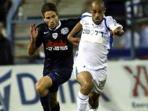 דן רומן נאבק עם ראובן עובד דן רומן נאבק עם ראובן עובד