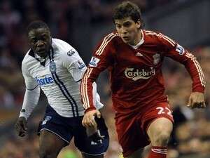 אמיליו אינסואה מול ארונה דינדאן אמיליו אינסואה מול ארונה דינדאן