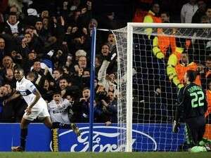 סמואל אטו חוגג, טרנבול חסר אונים, הערב סמואל אטו חוגג, טרנבול חסר אונים, הערב