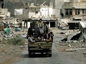 מורדים שיעים בכפר הרוס בצפון תימן. מורדים שיעים בכפר הרוס בצפון תימן.