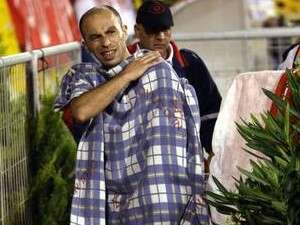 מנטשאשוילי ביציע. בעיות עם הקבוצה מנטשאשוילי ביציע. בעיות עם הקבוצה