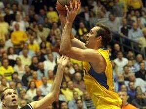 צ'אק אידסון מול פרטיזן, הערב צ'אק אידסון מול פרטיזן, הערב