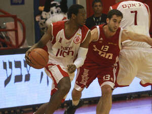 יוגב אוחיון מול כריסמס, ניצחון בשיניים יוגב אוחיון מול כריסמס, ניצחון בשיניים