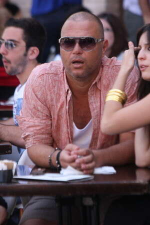 איציק זוהר. פייר, שווה יותר ממברק מזמר. איציק זוהר. פייר, שווה יותר ממברק מזמר.