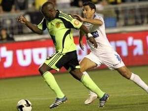 טוטו תמוז בורח לרוני גפני טוטו תמוז בורח לרוני גפני