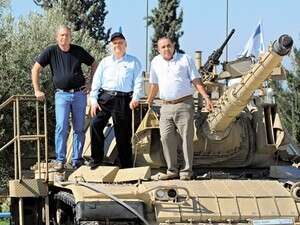 הלוחמים באתר בלטרון. מימין: דני קריאף, טוביה רביב ועופר עידן הלוחמים באתר בלטרון. מימין: דני קריאף, טוביה רביב ועופר עידן