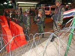 חיילים ברחובות בנגקוק, לאחר הפיצוצים חיילים ברחובות בנגקוק, לאחר הפיצוצים