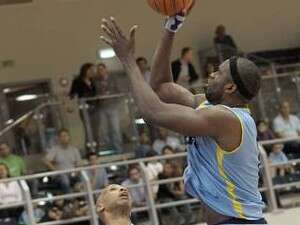 אוטר מ-מ.כ הבקעה מול יאנג מרמלה אוטר מ-מ.כ הבקעה מול יאנג מרמלה