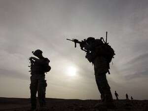 חיילים אמריקאים בפעילות באפגניסטן. חיילים אמריקאים בפעילות באפגניסטן.