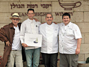 חיים טיבי, שלום קדוש, ירון קסטנבאום וארז קומורובסקי בפסטיבל אוכל כשר למהדרין חיים טיבי, שלום קדוש, ירון קסטנבאום וארז קומורובסקי בפסטיבל אוכל כשר למהדרין