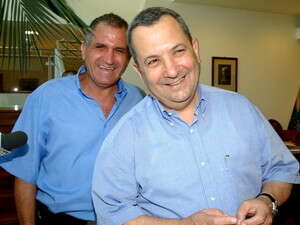 ברק ושירי ב-2003, במהלך סיור משותף בנגב. ברק ושירי ב-2003, במהלך סיור משותף בנגב.