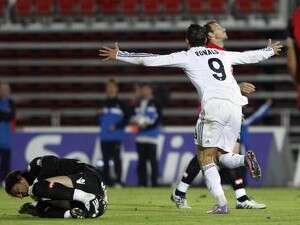 רונאלדו חוגג על חשבונו של אוואט, הערב רונאלדו חוגג על חשבונו של אוואט, הערב