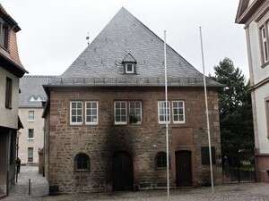 בית הכנסת בוורמס לאחר ההצתה. בית הכנסת בוורמס לאחר ההצתה.