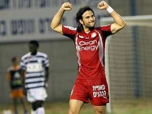 גולן חרמון במדי הפועל ר גולן חרמון במדי הפועל ר