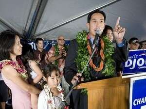 צ'רלס דג'ו אחרי הניצחון בהוואי. צ'רלס דג'ו אחרי הניצחון בהוואי.