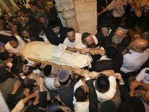 הלוויתו של הרב מרדכי אליהו הלוויתו של הרב מרדכי אליהו
