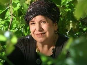 ����� ����