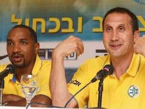 דייויד בלאט ודרק שארפ. עוד עונה לקפטן דייויד בלאט ודרק שארפ. עוד עונה לקפטן