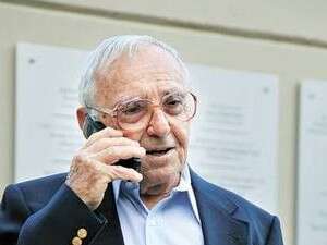 עמוס חורב. עמוס חורב.