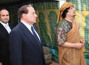 ראש ממשלת איטליה סילביו ברלוסקוני עם מנהיג לוב קדאפי ראש ממשלת איטליה סילביו ברלוסקוני עם מנהיג לוב קדאפי