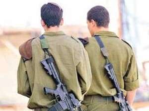 לחיילים הקרביים זה יותר קשה. חיילים בגולני. לחיילים הקרביים זה יותר קשה. חיילים בגולני.