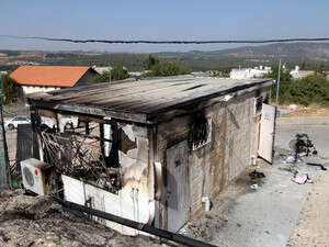 המחסן השרוף במושב מירון המחסן השרוף במושב מירון