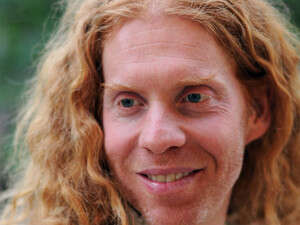 שנטם זוהר. האיש שכותב את קוקוס מהרג' שנטם זוהר. האיש שכותב את קוקוס מהרג'