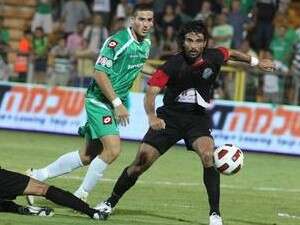 תומר חמד מול גולן חרמון בדרבי החיפאי. תומר חמד מול גולן חרמון בדרבי החיפאי.