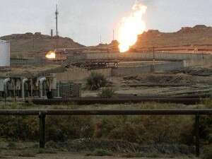 שדה נפט. שדה נפט.