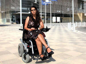 אפרת ועקנין ליד תחנת הרכבת בבאר שבע אפרת ועקנין ליד תחנת הרכבת בבאר שבע