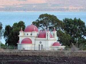 כנסיה לחוף הכנרת כנסיה לחוף הכנרת