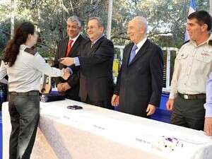 שמון פרס, אהוד ברק וגבי אשכנזי בטקס הענקת פרס ביטחון ישראל שמון פרס, אהוד ברק וגבי אשכנזי בטקס הענקת פרס ביטחון ישראל