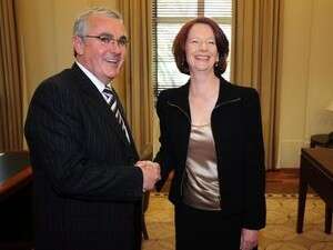 ג'וליה גילארד עם אנדרו וילקי. ג'וליה גילארד עם אנדרו וילקי.