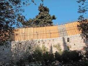 חומת המחלוקת. חשש לנזק לקברו של ישו חומת המחלוקת. חשש לנזק לקברו של ישו