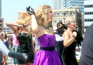 רוקדים עם כוכבים. גם בטלוויזיה רוקדים עם כוכבים. גם בטלוויזיה