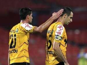 לאוניד קרופניק אחרי השער העצמי שכבש. לא נעים לאוניד קרופניק אחרי השער העצמי שכבש. לא נעים