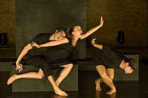 רק דברים שונים ומיוחדים. ההצגה רק דברים שונים ומיוחדים. ההצגה