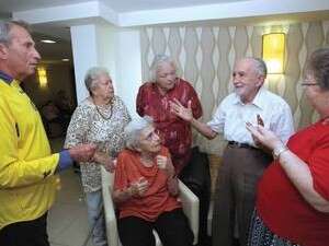 דיירי בית האבות בית בלב בירושלים. למצולמים אין קשר לכתבה דיירי בית האבות בית בלב בירושלים. למצולמים אין קשר לכתבה