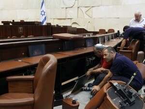 נערכים לפתיחת המושב נערכים לפתיחת המושב