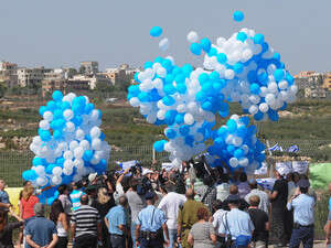 הפרחת בלונים בגבול הצפון כמחאה על ביקורו של אחמדינג'אד בלבנון הפרחת בלונים בגבול הצפון כמחאה על ביקורו של אחמדינג'אד בלבנון
