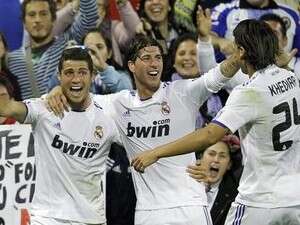 כריסטיאנו רונאלדו חוגג עם ראמוס וקדיירה כריסטיאנו רונאלדו חוגג עם ראמוס וקדיירה