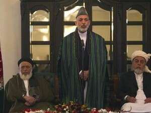 הנשיא קרזאי בטקס הקמת מועצת השלום. הנשיא קרזאי בטקס הקמת מועצת השלום.