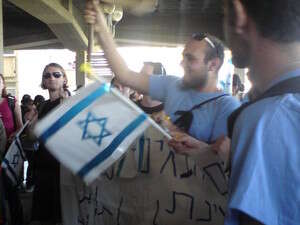 הסטודנטים באוניברסיטת חיפה מפגינים במיאה על הגעתה של זועבי הסטודנטים באוניברסיטת חיפה מפגינים במיאה על הגעתה של זועבי