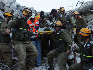 צוותי הרפואה של צה''ל מסייעים לטפל בפצועים ברעידת האדמה בהאיטי צוותי הרפואה של צה''ל מסייעים לטפל בפצועים ברעידת האדמה בהאיטי