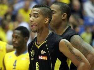 אדריאן בנקס. מזל שיש פיראטים אדריאן בנקס. מזל שיש פיראטים