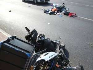 זירת תאונת אופנוע זירת תאונת אופנוע